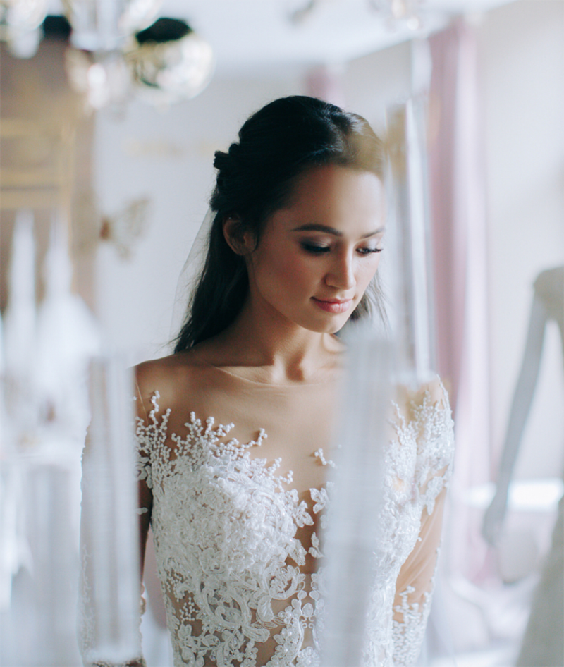 Summer Chiffon A Line Wedding Dress Country Style Sheer Neck Long Sleeve Lace Appliqued Sequins Illusion Bridal Gowns