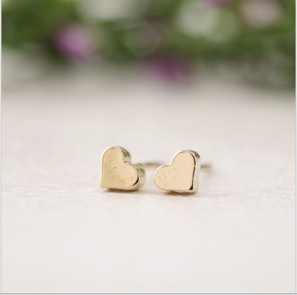 2018 Fashion gold stud earrings small flat peach heart stud earrings for women wholesale free shipping, Golden;silver
2018 Fashion gold stud earrings small flat peach heart stud earrings for women wholesale free shipping, Golden;silver