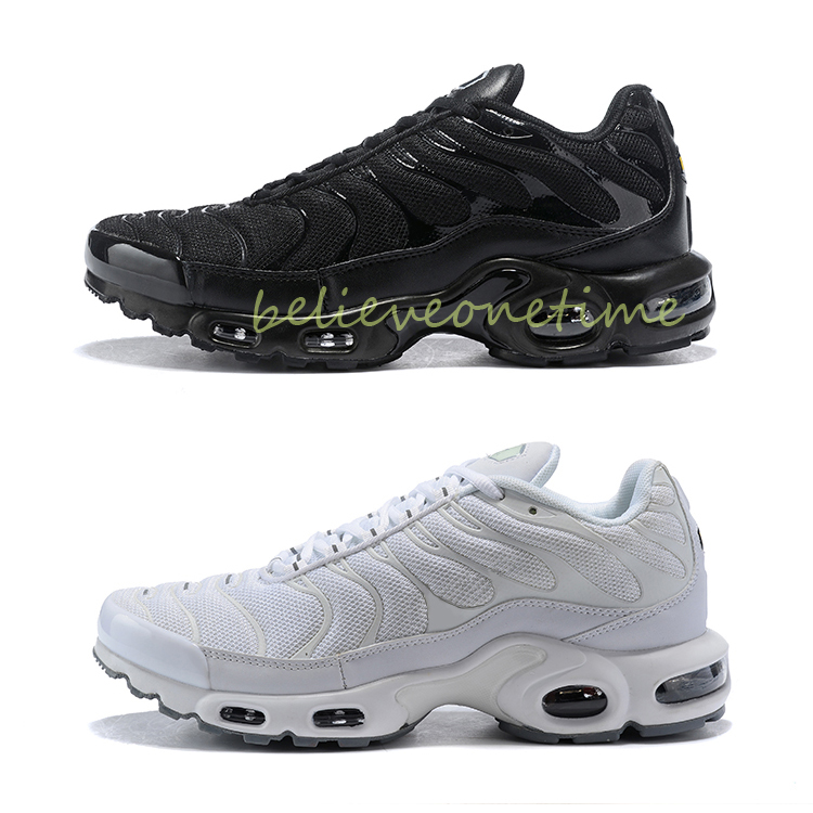 Top Quality TN Plus Triple Black White Mens Running Shoes Silvery Green Orange Sports Designer Luxury Man Sneakers Brand Trainers With Box
Top Quality TN Plus Triple Black White Mens Running Shoes Silvery Green Orange Sports Designer Luxury Man Sneakers Brand Trainers With Box
