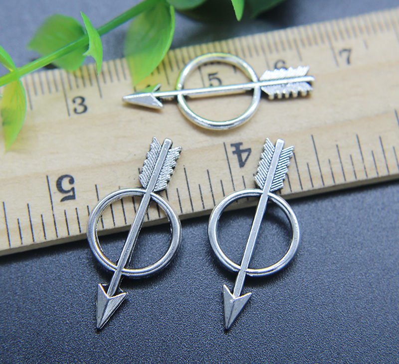Wholesale 100pcs Arrow Alloy Charms Pendant Retro Jewelry Making DIY Keychain Ancient Silver Pendant For Bracelet Earrings 28*13mm
Wholesale 100pcs Arrow Alloy Charms Pendant Retro Jewelry Making DIY Keychain Ancient Silver Pendant For Bracelet Earrings 28*13mm