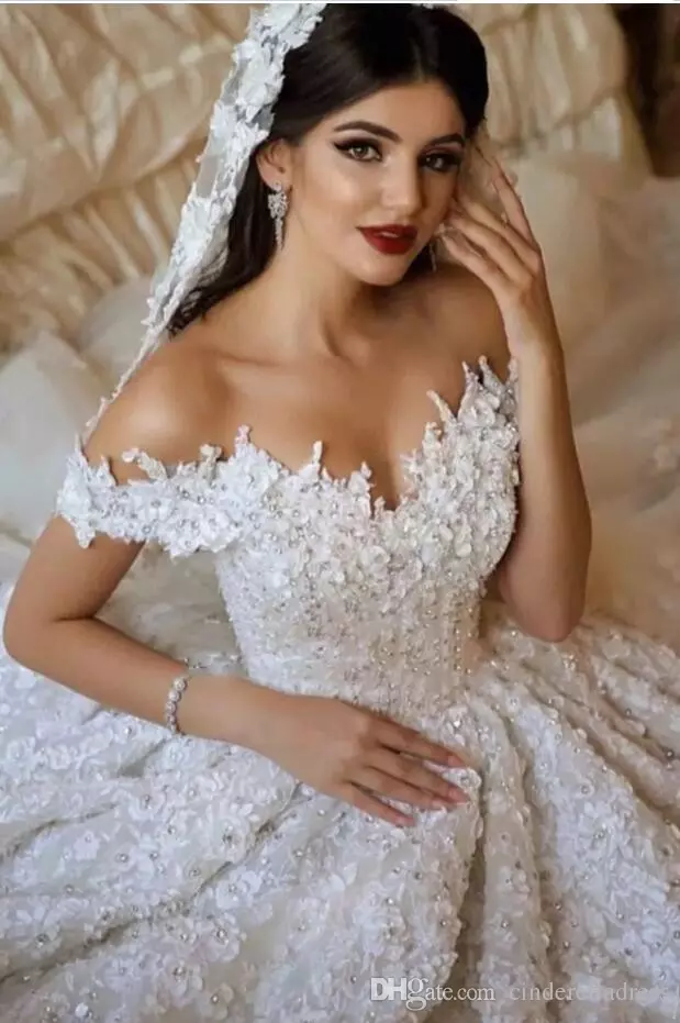 Luxury Crystals Lace Ball Gown Wedding Dresses Dubai Off Shoulder Puffy Bridal Gown Vestido de novia Sweep Train Custom Made Wedding Gowns