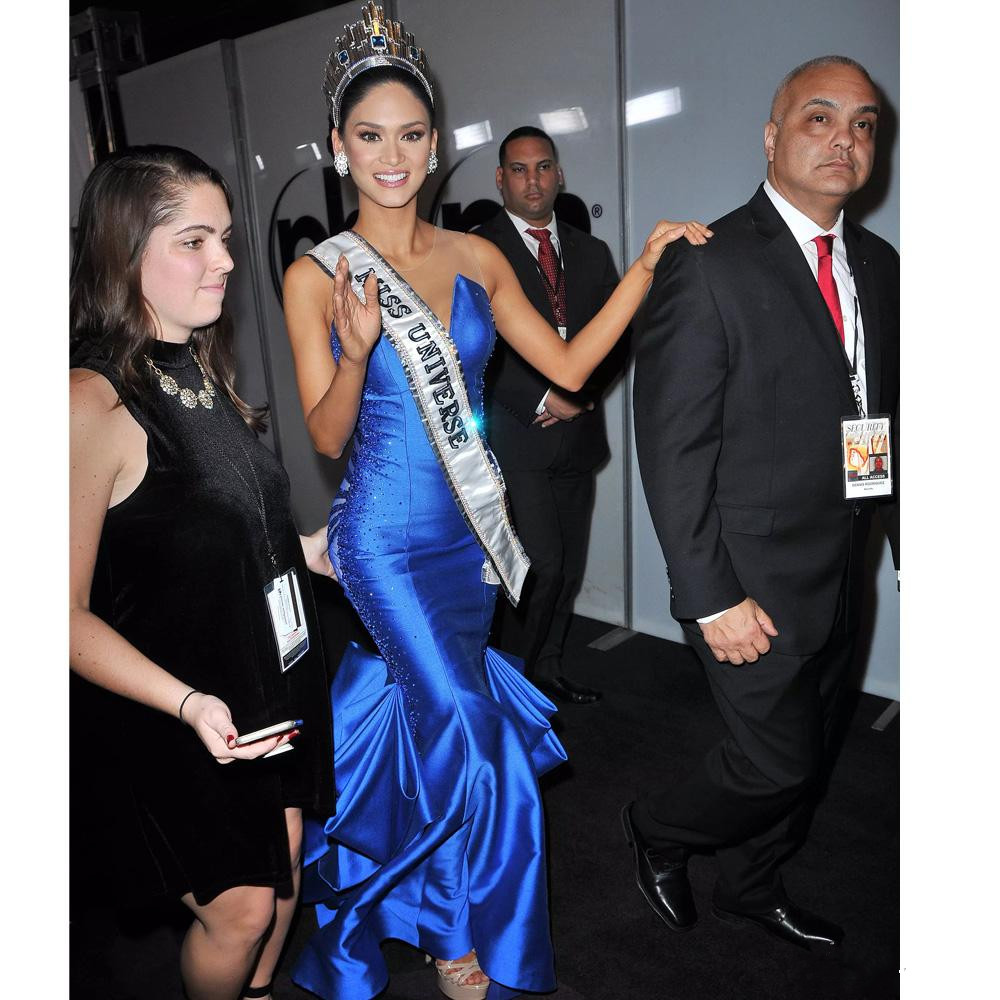 Royal Blue Satin Mermaid Evening Dresses Sleeveless Tiered Bottom Prom Gowns Sequin Beads Vestidos De Fiesta Formal Dress