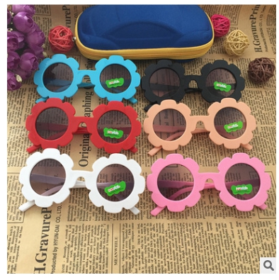 New Arrival 2021 Fashion Cute Kids Sun flower Shape Stylish Cool Boys Girls Sunglasses Free Shipping 1380 Z260305