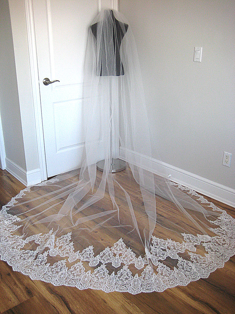 Sequin Custom Made One Layer Veil For Bride Beautiful Hair Accessories 3 Meters Long Wedding Veils, White
Sequin Custom Made One Layer Veil For Bride Beautiful Hair Accessories 3 Meters Long Wedding Veils, White