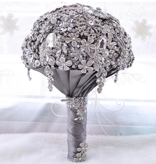 2019 Luxury Sparkly Hot Wedding Bridal Bouquets Flowers Silver Crystal Wedding Favors buque de noiva Hand Holding Wedding Bouquet
2019 Luxury Sparkly Hot Wedding Bridal Bouquets Flowers Silver Crystal Wedding Favors buque de noiva Hand Holding Wedding Bouquet