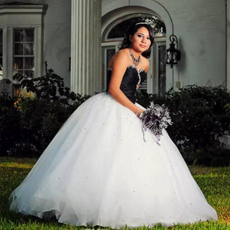 Gothic Vintage Black and White Ivory Ball Gown Wedding Dresses Beads Crystals Sweetheart Sleeveless Corset Lace-up Puffy Bridal Gowns, Champagne
Gothic Vintage Black and White Ivory Ball Gown Wedding Dresses Beads Crystals Sweetheart Sleeveless Corset Lace-up Puffy Bridal Gowns, Champagne