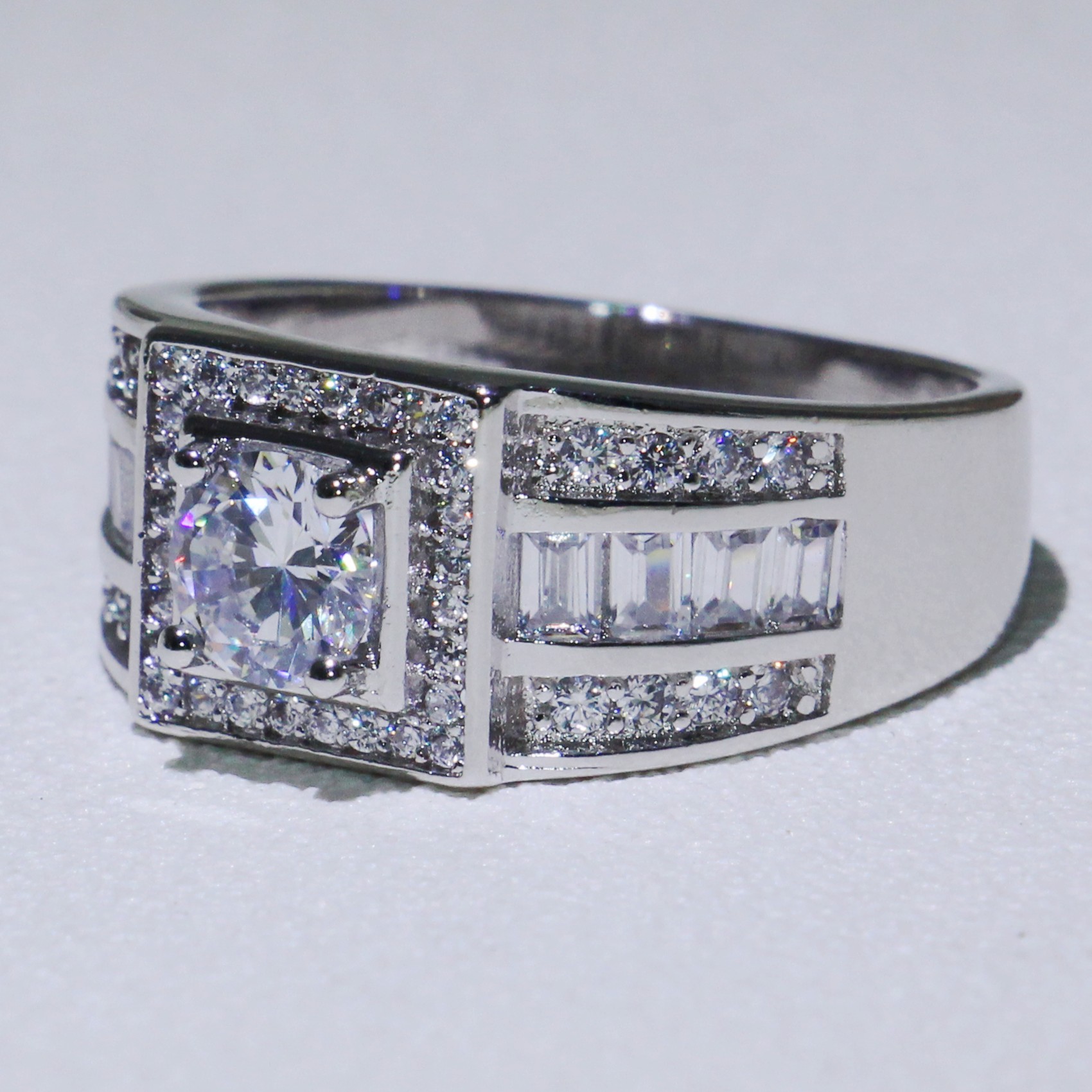 New Arrival Original Desgin Hot Sale Luxury Jewelry 10KT White&Gold Filled Round Cut White Topaz CZ Diamond Gemstones Men Ring Gift box