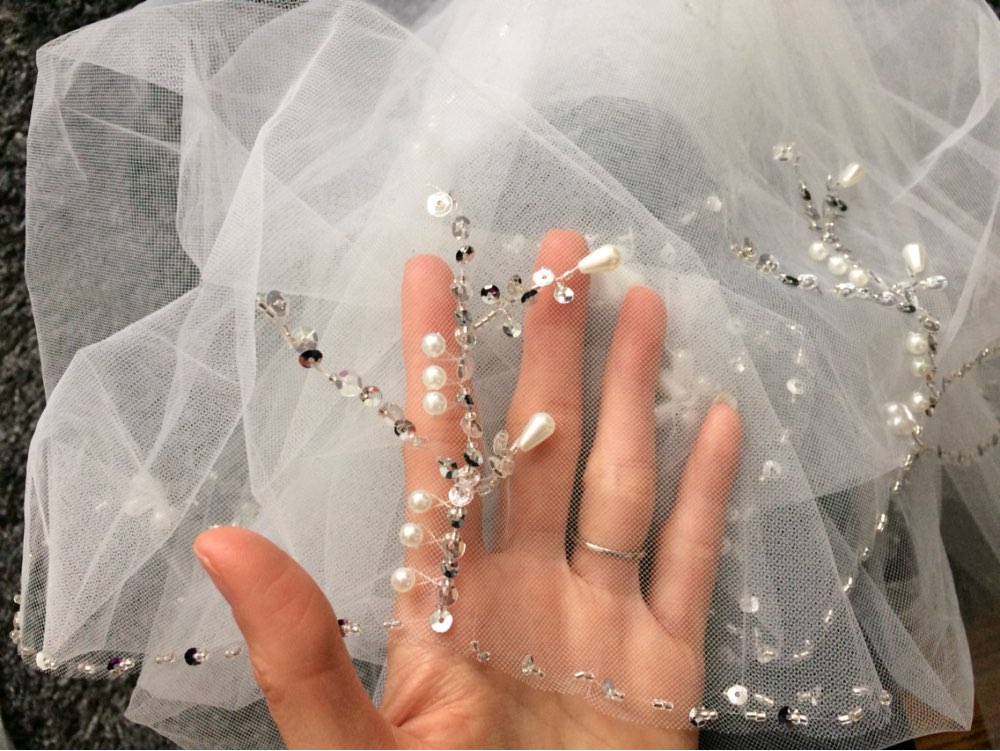 In Stock Cheap Tulle White Ivory Bridal Veils With Comb Elbow Length Two Layer Beads Pearls Edge Wedding Accessories 150 cm Long