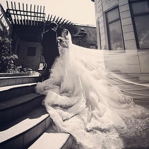 2018 Arabic Luxury Wedding Dress Custom Made 3D Floral Appliques Off Shoulder Lace Long Sleeves Bridal Gowns Chapel Wedding Dresses