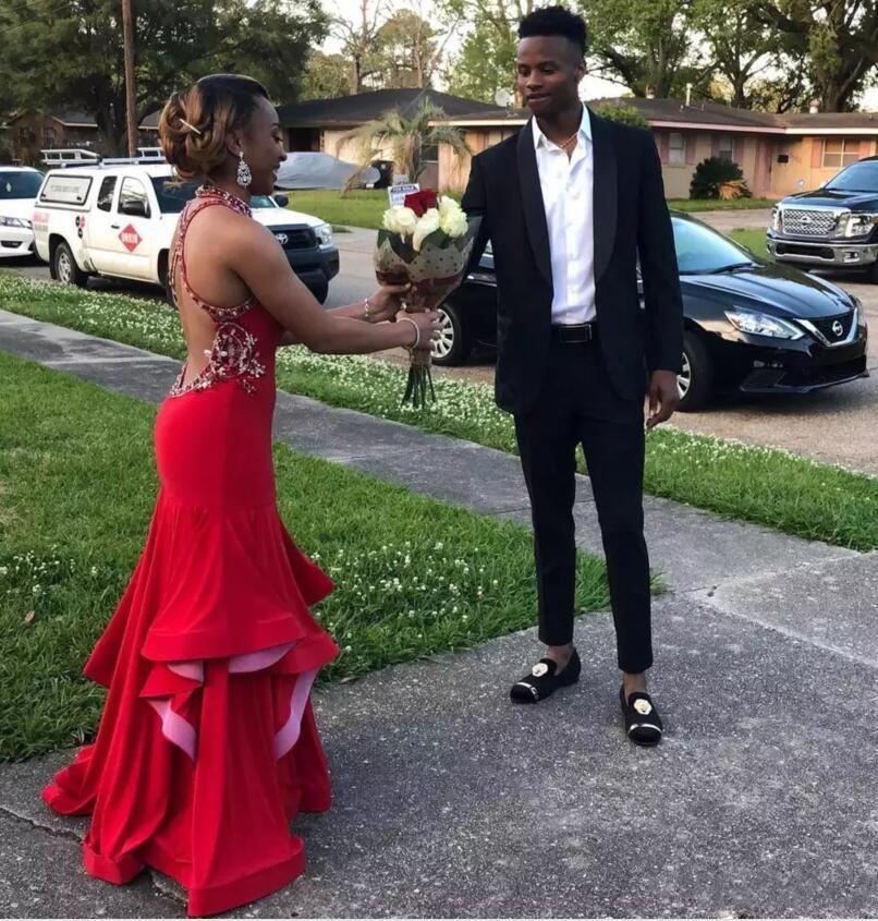 Sexy Red Prom Dresses Saudi African Halter Beads Mermaid Evening Dress Long Custom Made Sexy Back Ruffle Formal Dresses Party Wear