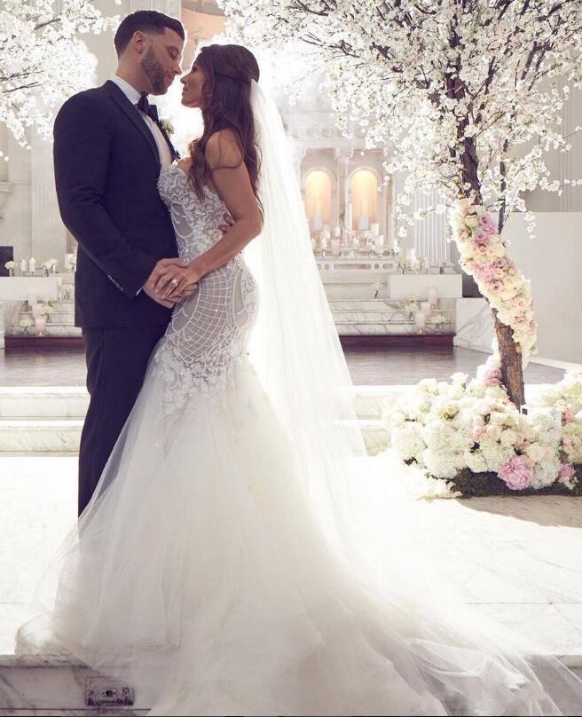 2023 Mermaid Wedding Dresses Arabic Dubai Plus Size Sweetheart Crystal Beading Lace Appliques Pearls Illusion Backless Court Train Long Bridal Gowns