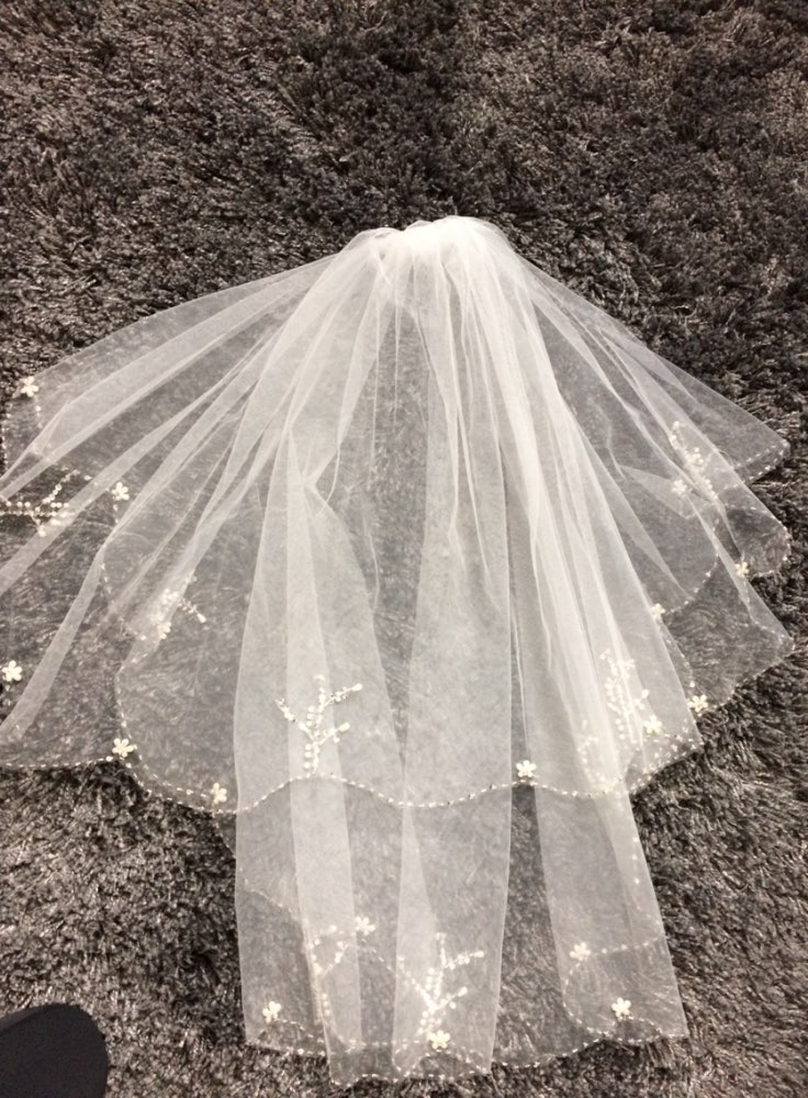 In Stock Cheap Tulle White Ivory Bridal Veils With Comb Elbow Length Two Layer Beads Pearls Edge Wedding Accessories 150 cm Long