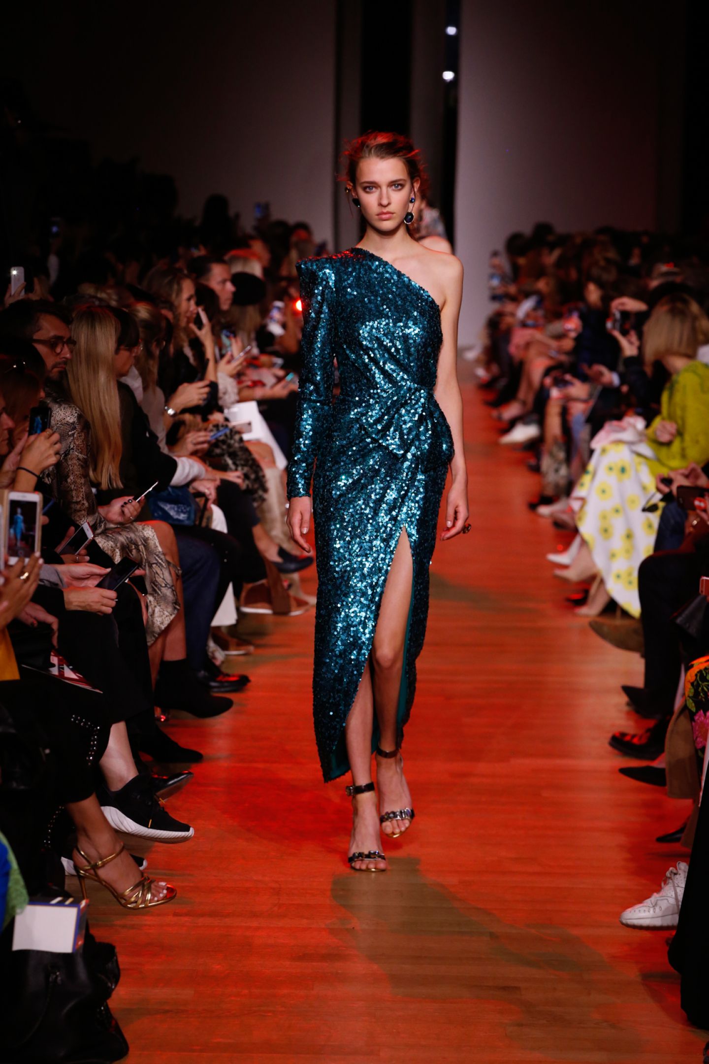 Elie Saab 2019 Prom Dresses One Shoulder Long Sleeve Sequined Evening Gowns Ankle Length Side Split Formal Party Dresses