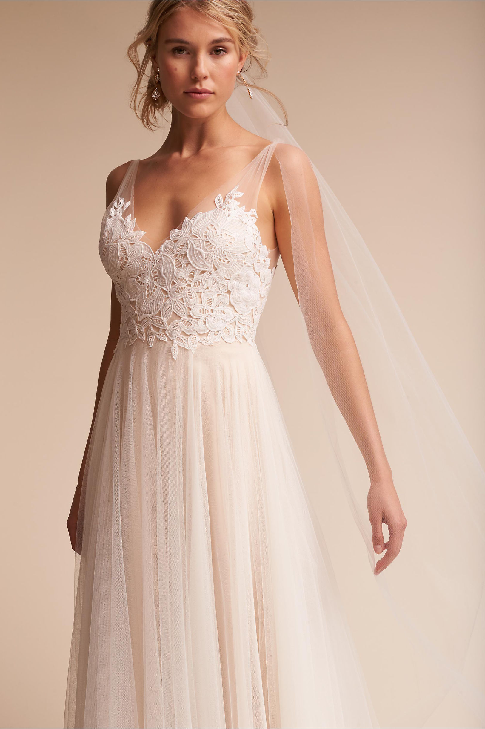 BHLDN Beach Dresses V Neck Sexy Backless Lace Appliqued Sweep Train Cheap Boho Wedding Dress A e Plus Size Bridal Gowns