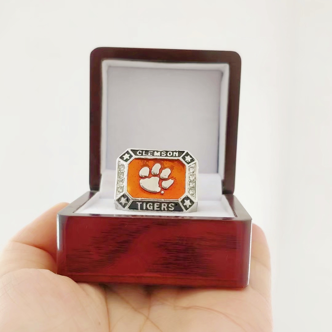 New Arrival Champions ring 2017 Clemson Tiger s Championship Ring Fan Gift high quality wholesale Drop Shipping, Silver
New Arrival Champions ring 2017 Clemson Tiger s Championship Ring Fan Gift high quality wholesale Drop Shipping, Silver