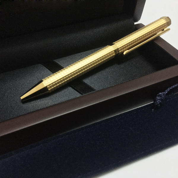 wholesale Fashion Gift Metal Hexagonal grid checkered red wood box Classical Ballpoint Pen for writing
