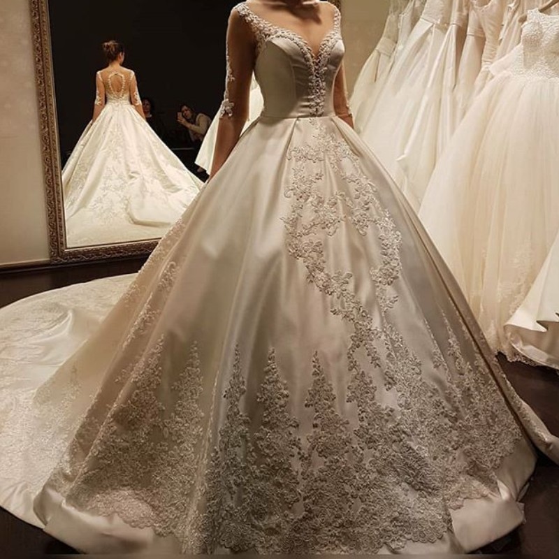 Elegant Royal Satin Wedding Dresses Deep V-Neck Lace Applique Sheer 1/2 Long Sleeve Vestido De Novia Custom Made Plus Size Wedding Dress, Champagne
Elegant Royal Satin Wedding Dresses Deep V-Neck Lace Applique Sheer 1/2 Long Sleeve Vestido De Novia Custom Made Plus Size Wedding Dress, Champagne