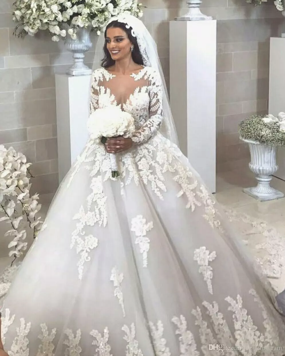 Princess Lace Ball Gown Wedding Dresses Long Sleeve Sheer Jewel Neck Lace Bridal Gowns Court Train Appliqued Plus Size Vestidos De Novia
