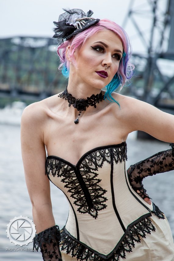 Goth Gothic Bridal Steampunk Gown Halloween Wedding Sweetheart Lace Up Back Sweep Train Satin robe de mariée Sweep Train Plus Size Dress