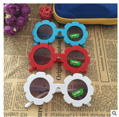 New Arrival 2021 Fashion Cute Kids Sun flower Shape Stylish Cool Boys Girls Sunglasses Free Shipping 1380 Z260305