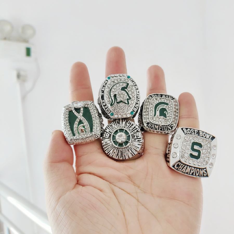 New Arrival Champions ring 1979 2013 2014 2015 Michigan State Spartans Championship Ring Fan Gift high quality wholesale Drop Shipping
New Arrival Champions ring 1979 2013 2014 2015 Michigan State Spartans Championship Ring Fan Gift high quality wholesale Drop Shipping