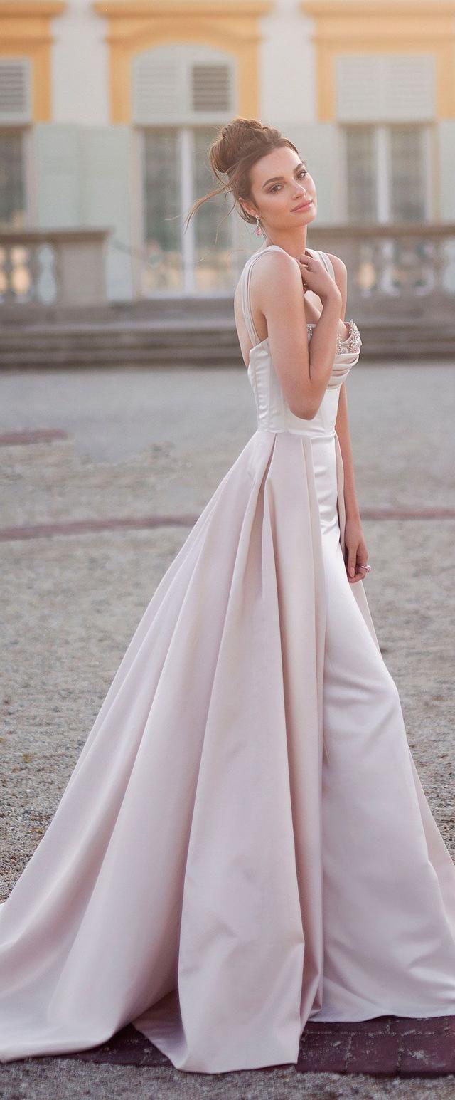 Glamorous Mermaid Dresses Spaghetti Beads Crystal Sexy Backless Overskirt Satin Beach Wedding Dress Custom Made Engagement Gowns