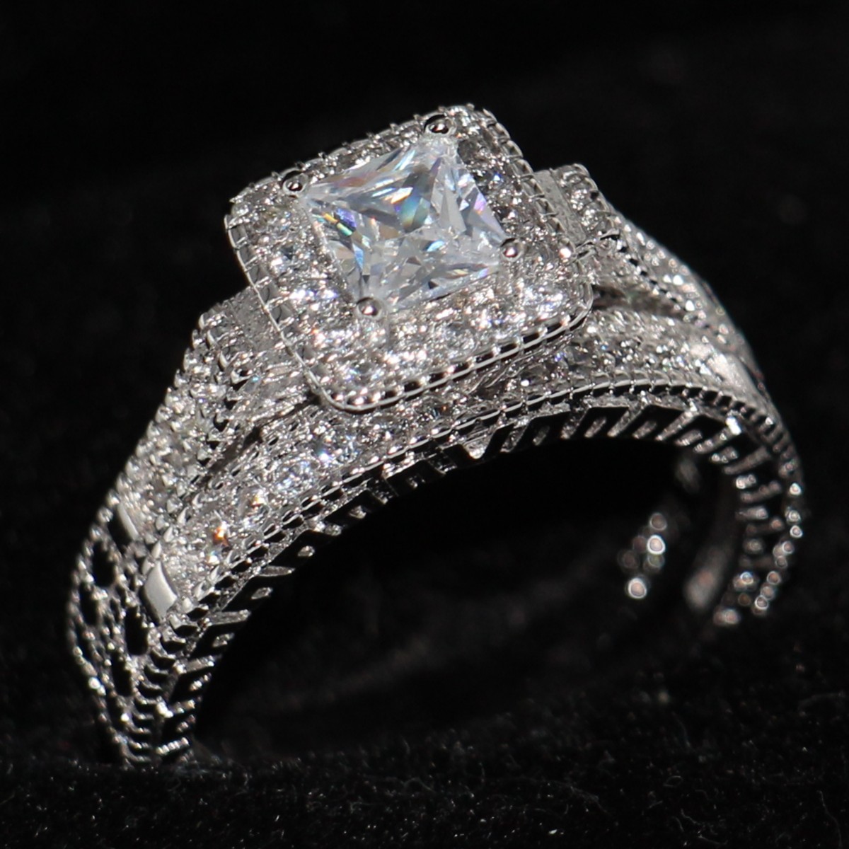 Wholesale Professional Vintage Fashion Jewelry 10KT White Gold Filled Princess Cut White Topaz Gemstones Women Wedding Bridal Ring Set Gift