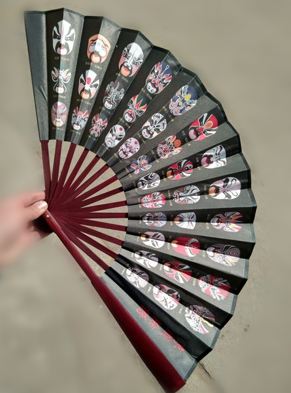 Vintage Large Bamboo Folding Silk Fan Traditional Craft Decorative Fan Chinese Hand Held Fans for Weddings Gift 1pcs
Vintage Large Bamboo Folding Silk Fan Traditional Craft Decorative Fan Chinese Hand Held Fans for Weddings Gift 1pcs
