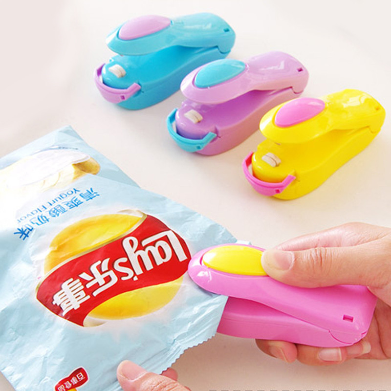 Creative Portable Mini Pocket Home Sealing Machine Snacks Bag Sealer Heat Sealer Vacuum Resealer Bag Cilps handy Sealing Machine 
Creative Portable Mini Pocket Home Sealing Machine Snacks Bag Sealer Heat Sealer Vacuum Resealer Bag Cilps handy Sealing Machine