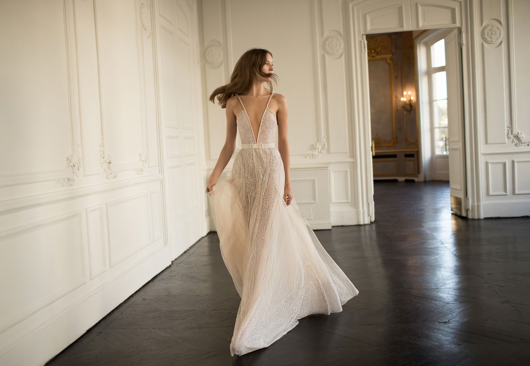 Gorgeous Eisen Stein A Line Dresses Spaghetti V Neck Wedding Bridal Gowns Backless Robe De Marie 0505 0505