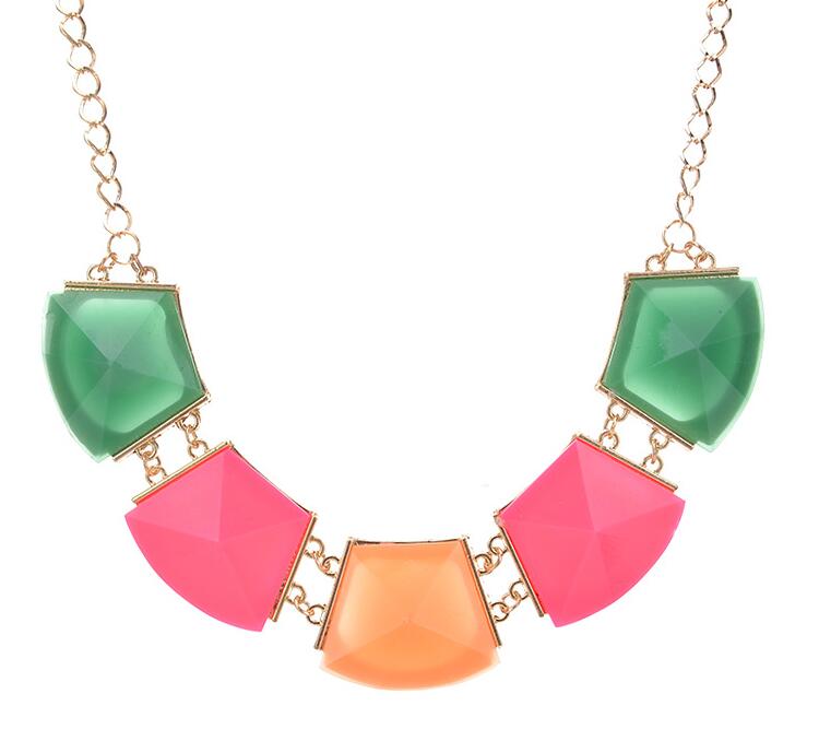 Short style necklace female collarbone exaggerated black and white big square short necklace vintage clothing accessories pendant WQ28