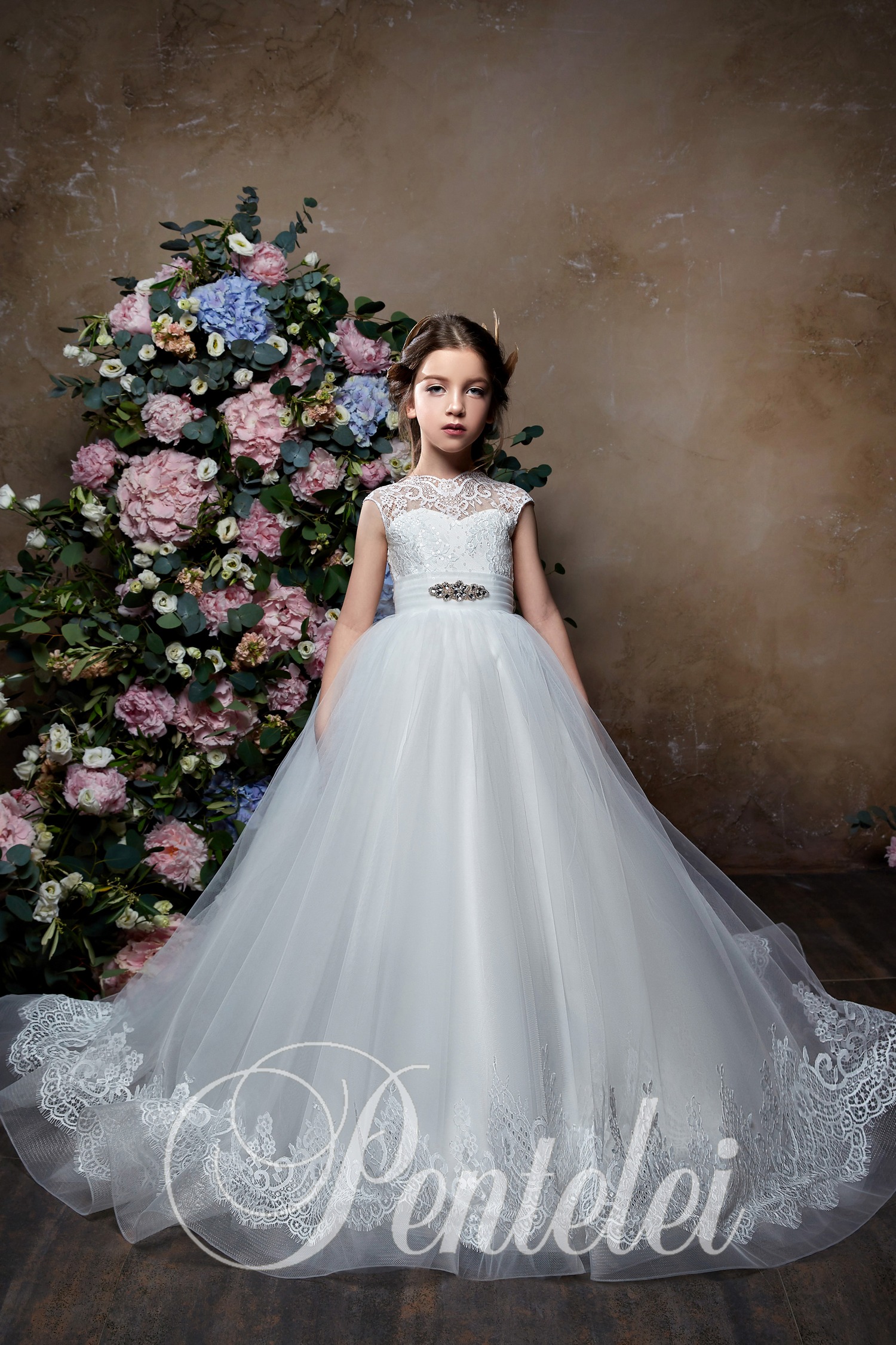 Beautiful Flower Girls Dresses With Lace Appliques Cap Sleeve Jewel Neckline Girl Pageant Dress Sexy Back Birthday Kids Communion Dress