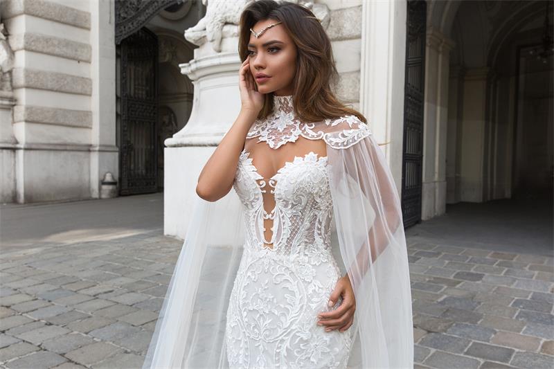 Crystal Design Luxury Mermaid Wedding Dresses With Cape Top Quality Lace Applique Sweep Train Sweetheart Neck Wedding Gown Vestidos De Novia