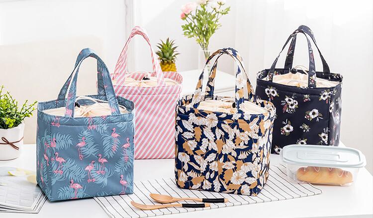 Cartoon. Pouch box for thermal insulation. An outdoor handbag. Oxford cloth. Waterproof. Thermal insulation bag. Picnic bag.Bag Organizer.A1, Multi
Cartoon. Pouch box for thermal insulation. An outdoor handbag. Oxford cloth. Waterproof. Thermal insulation bag. Picnic bag.Bag Organizer.A1, Multi