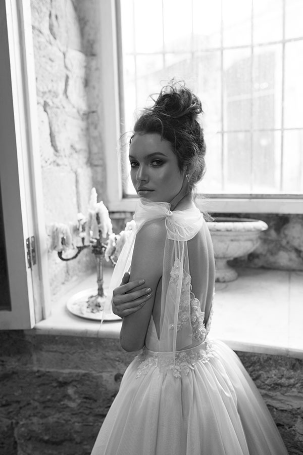 2019 Julie Vino Wedding Dresses A Line Spaghetti Lace Appliques Beaded Backless Sexy Beach Wedding Dress Plus Size Country Bridal Gowns