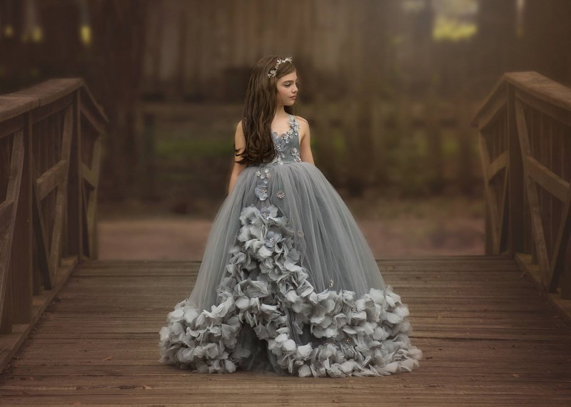 Silver Grey 2018 Little Girls Pageant Dresses New Modest Ruffles Puffy Skirt Jewel Full length 3D Floral Flower Girls Dress For Wedding