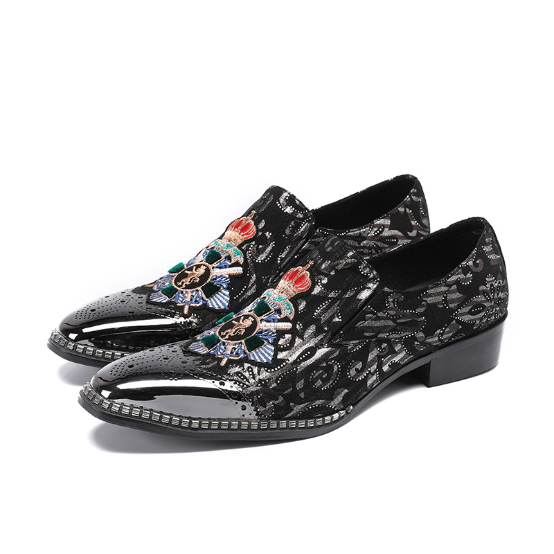 New Arrival Luxury Men Black Dress Shoes Metal Toe Charm Fashion Slip On Embroidered Tide Leisure Casual Shoes Man Party Show Shoes 38-46
New Arrival Luxury Men Black Dress Shoes Metal Toe Charm Fashion Slip On Embroidered Tide Leisure Casual Shoes Man Party Show Shoes 38-46
