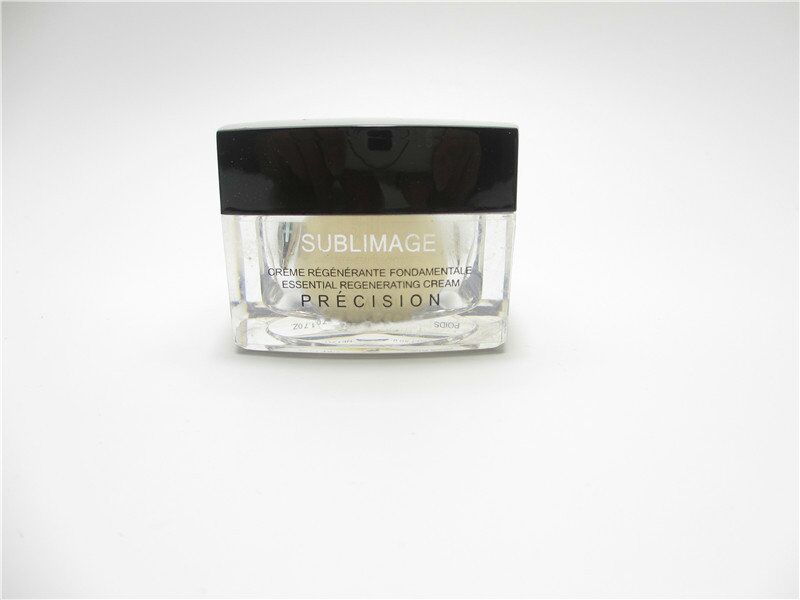 2019 Paris hottest item! Golden bottle Fondamentale Essential cream day & night repair natural and Moisturizing 50 g
2019 Paris hottest item! Golden bottle Fondamentale Essential cream day & night repair natural and Moisturizing 50 g