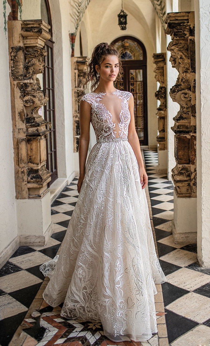 Berta Newest Wedding Dress Sexy Illusion Lace Beads Design Covered Button Backless Sweep Train Bridal Gowns Custom Made robes de mariée, Ivory
Berta Newest Wedding Dress Sexy Illusion Lace Beads Design Covered Button Backless Sweep Train Bridal Gowns Custom Made robes de mariée, Ivory