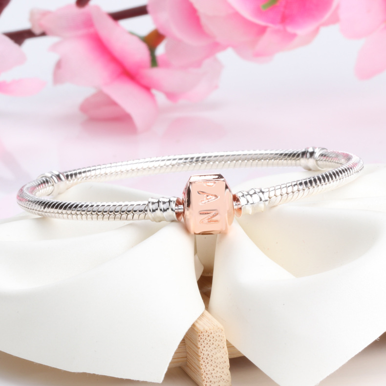 Real 925 Sterling Silver Bracelets 3mm Snake Chain Gold plated Fit Pandora Charm Beads Bangle Bracelet Jewelry For Women 10pcs/lot free ship
Real 925 Sterling Silver Bracelets 3mm Snake Chain Gold plated Fit Pandora Charm Beads Bangle Bracelet Jewelry For Women 10pcs/lot free ship