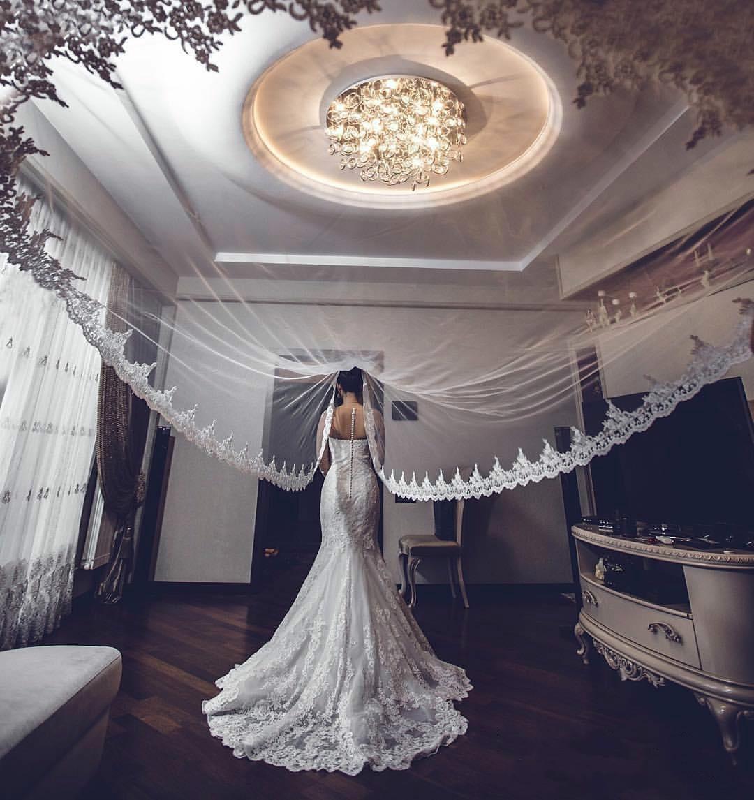 Vintage Mermaid Wedding Dresses Appliques Sheer Jewel Neck Sweep Train Long Sleeve Bridal Gowns Button Back Plus Size Wedding Dress