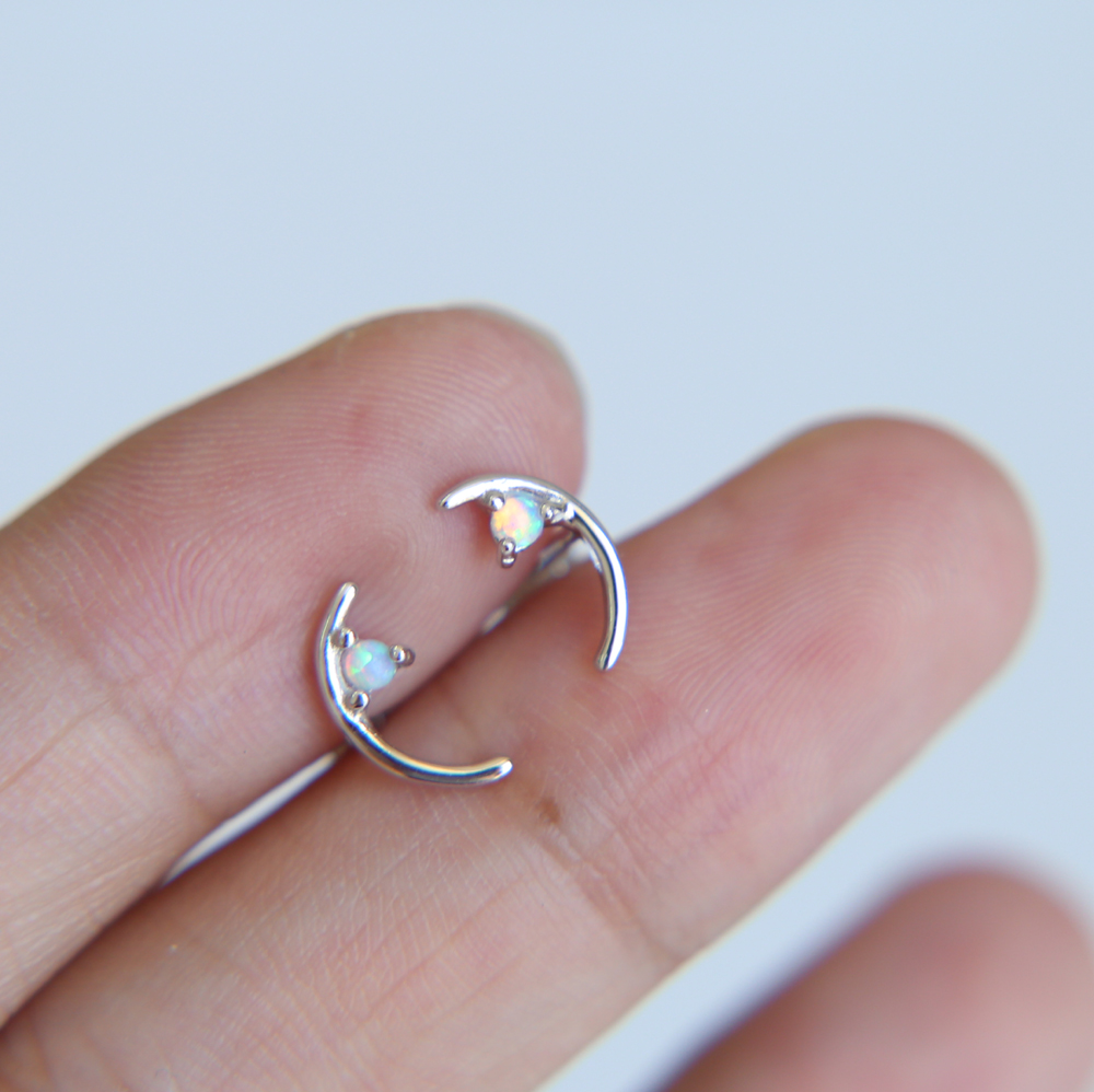 2018 minimal delicate dainty earring Tiny thin moon stud with 1 opal simple crescent moon cute lovely girl earring jewelry