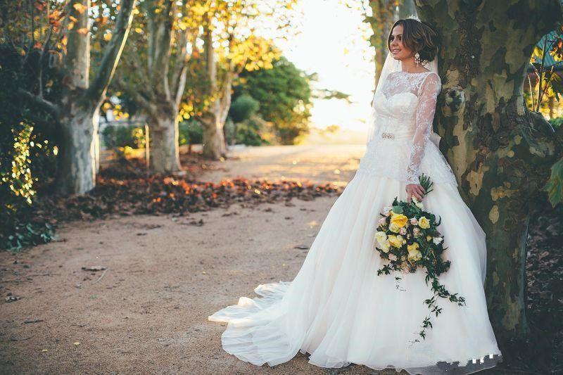 2018 Country Style Wedding Dress Bateau Neck Lace Long Sleeves Sequins Backless Tulle Bridal Gowns With Bow Sash Design