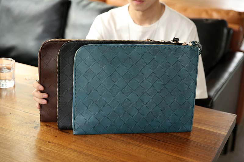 50pcs European and American style Male bag handbag briefcase school messenger bag men leather Notebook briefcase business computer bag, Black
50pcs European and American style Male bag handbag briefcase school messenger bag men leather Notebook briefcase business computer bag, Black