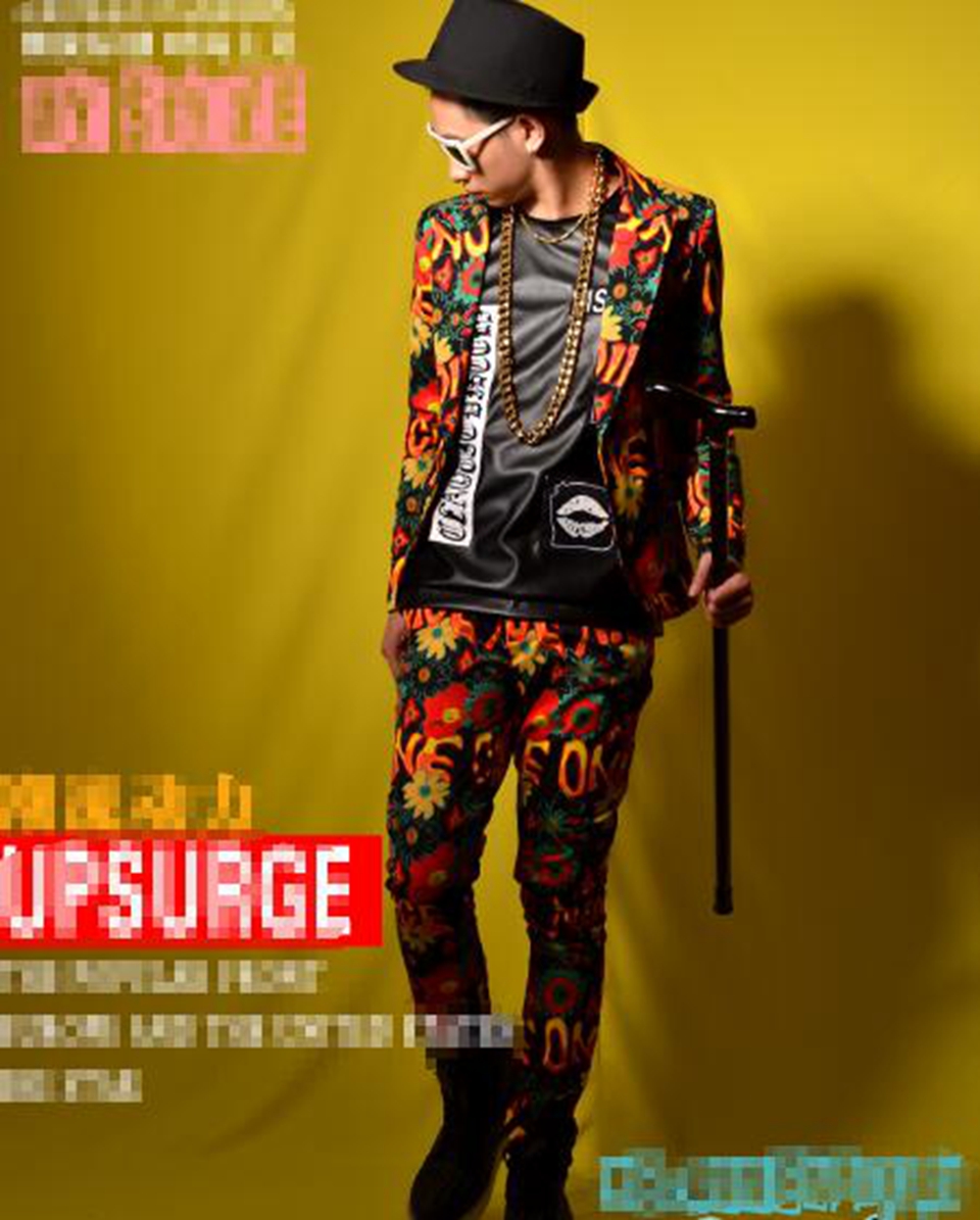 Man han edition of the new fashion trend anchor bar singer stage costumes dance clothing gorgeous graffiti suit jacket M - 2 xl, Jacket and trousers
Man han edition of the new fashion trend anchor bar singer stage costumes dance clothing gorgeous graffiti suit jacket M - 2 xl, Jacket and trousers