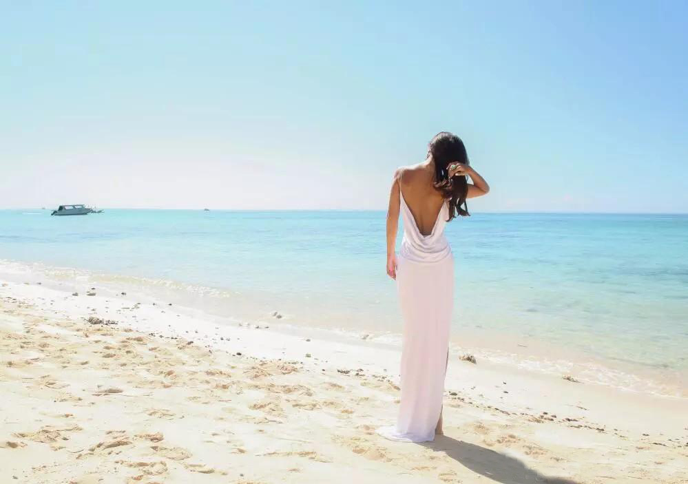 Sexy Beach Wedding Dresses Deep V Neck Spaghetti Straps Side Split Bridal Gowns White Chiffon Open Back Mermaid Summer Cheap Dress