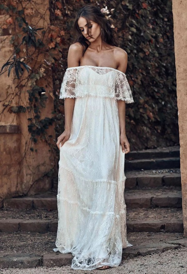 Vintage 1970s Bohemian Wedding Dresses Flounce Off Shoulder Neckline A Line Court Train Ivory Lace Beach Boho Bridal Gowns