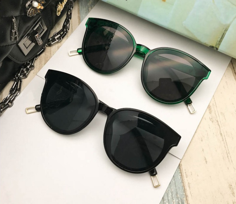2018 POP Star Fashion Sunglasses Classic Vintage Eyeglasses UV Protection Polarized Sunglass Unisex With Round Lens Fashion Designer Vintage, White;black
2018 POP Star Fashion Sunglasses Classic Vintage Eyeglasses UV Protection Polarized Sunglass Unisex With Round Lens Fashion Designer Vintage, White;black