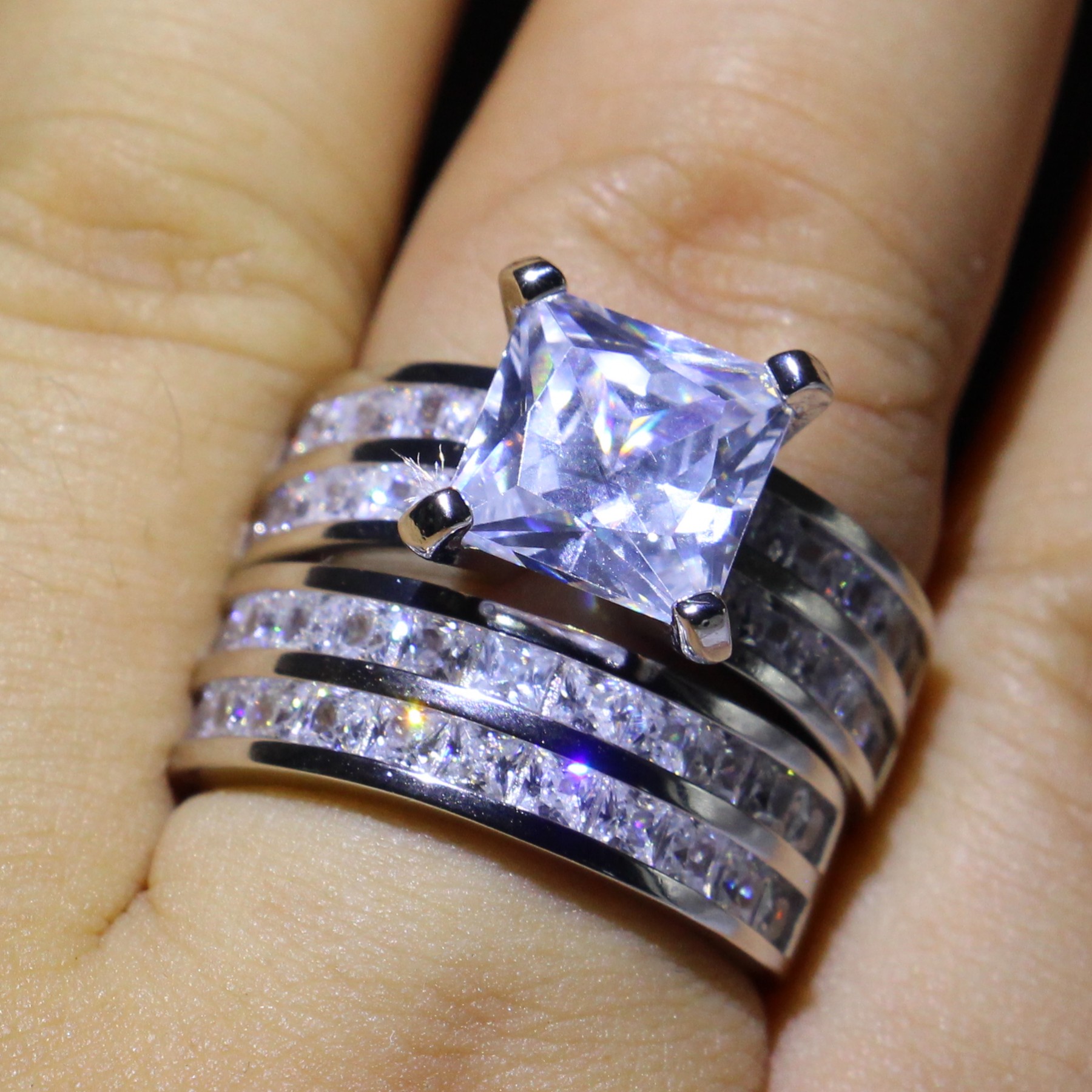 Victoria Sparkling Couple Rings Luxury Jewelry 925 Silver Princess Cut 5A Clear Zirconia CZ Diamond Promise Wedding Bridal Ring Set Gift