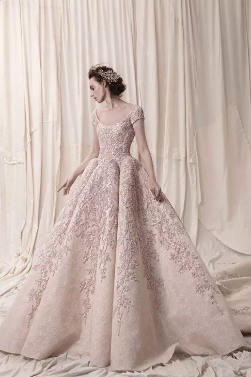 Arab Dubai Short Sleeves Wedding Dresses Ball Gown High Quality Lace Applique 2019 Krikor Jabotian Bridal Gowns Scoop Neckline Wedding Dress